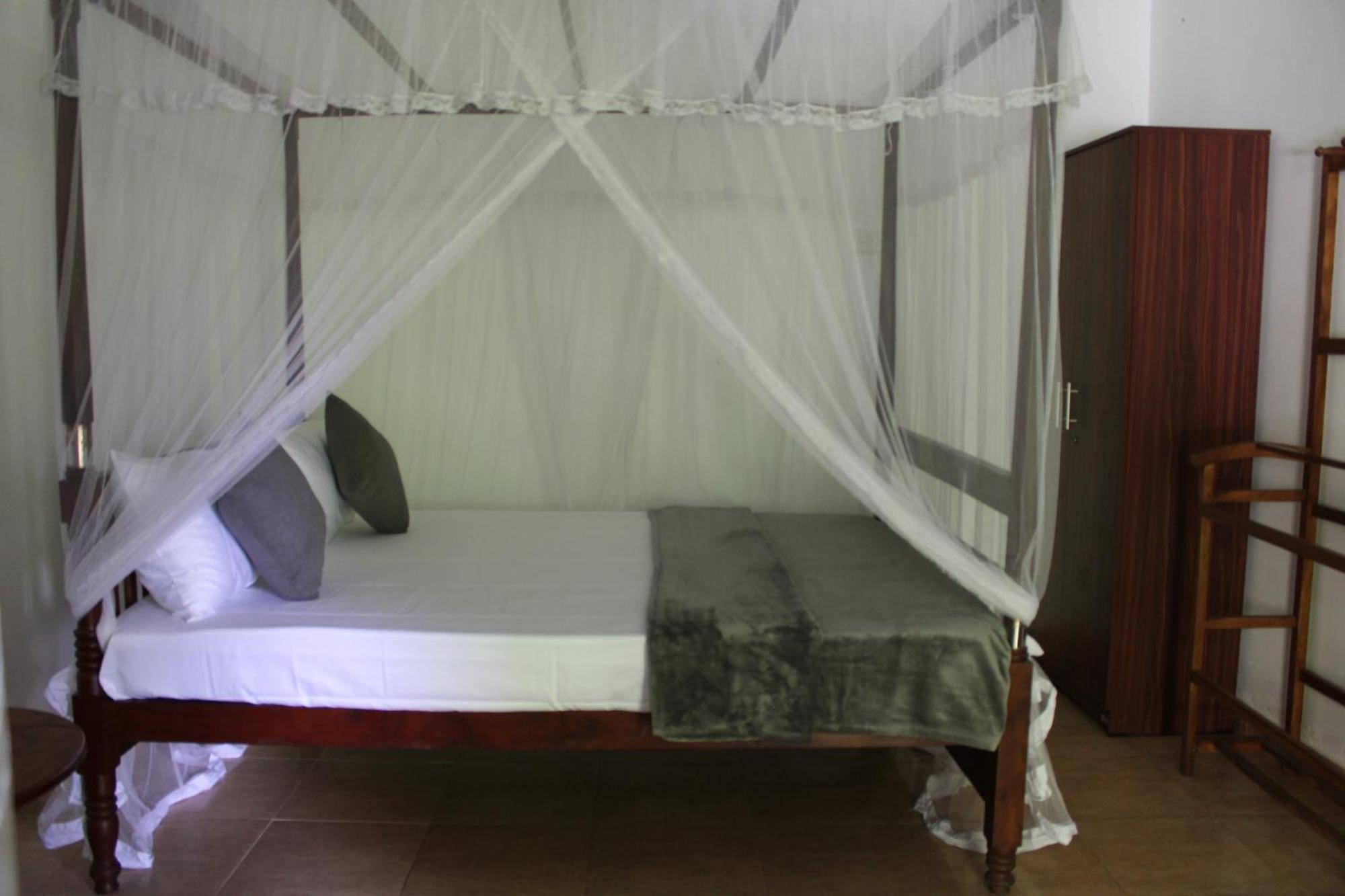 Sun And Surf Rest Ξενοδοχείο Ahangama Εξωτερικό φωτογραφία