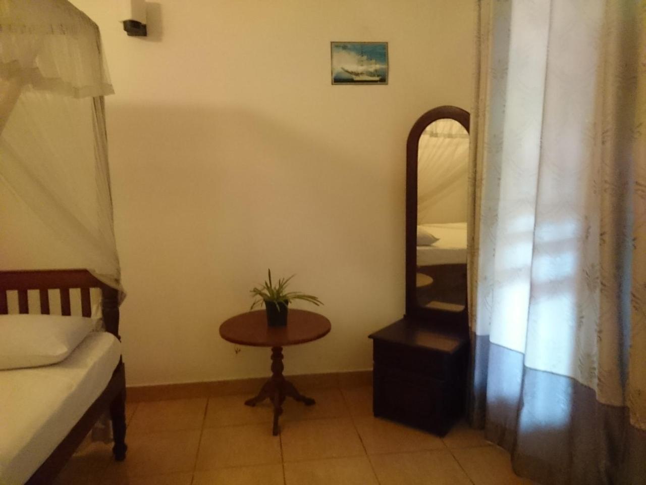 Sun And Surf Rest Ξενοδοχείο Ahangama Εξωτερικό φωτογραφία