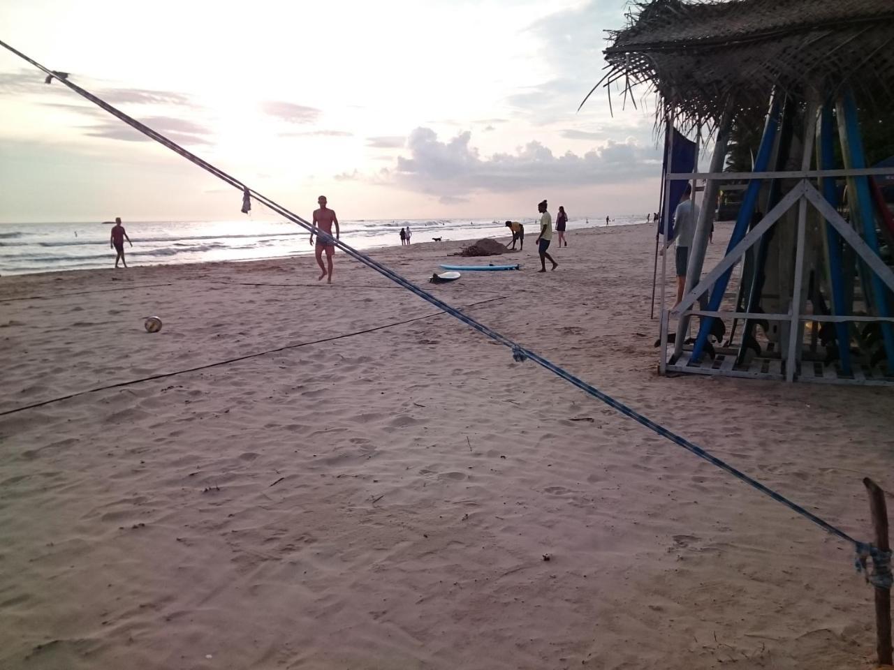 Sun And Surf Rest Ξενοδοχείο Ahangama Εξωτερικό φωτογραφία
