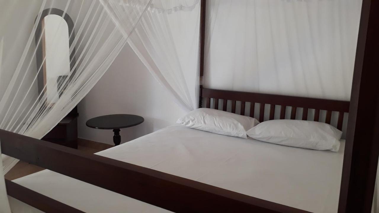 Sun And Surf Rest Ξενοδοχείο Ahangama Εξωτερικό φωτογραφία