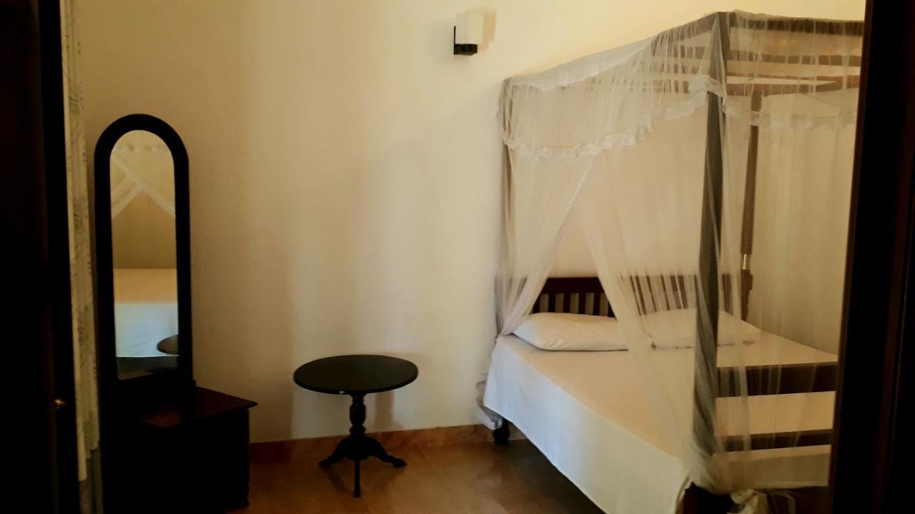 Sun And Surf Rest Ξενοδοχείο Ahangama Εξωτερικό φωτογραφία